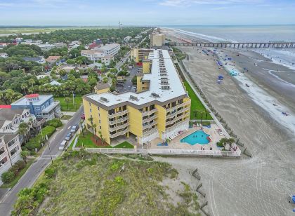 Charming 3-bedroom beachfront condo