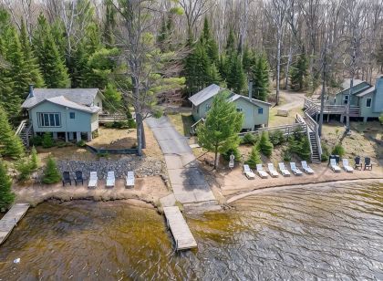 3BR Lakefront Cabin with WiFi & Private Docks