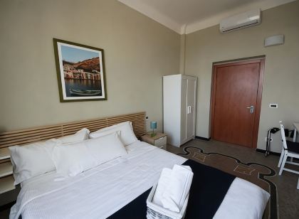 Luna Rooms