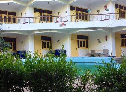Rezeiky Hotel & Camp
