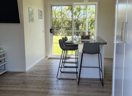 Tranquil Bush Setting Apartment Hobart 2 Bedroom. Pet Friendly.