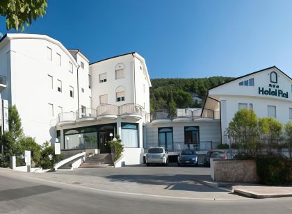 Hotel Fini