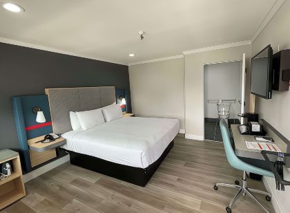 The Midtowner Hotel, SureStay Collection by Best Western