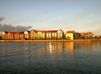 Pelican Bay Hotel