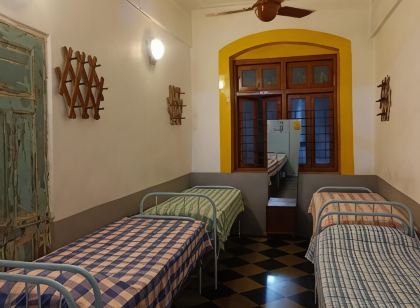 Hostel Vasantashram CST Mumbai, Free Wifi with 1940s Retro Vibe