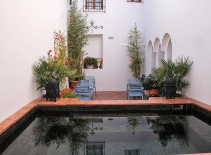 ApartaSuites Alberca Deluxe