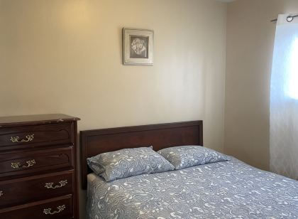 Wasaga Beach walk to main end Free Parking Free Wifi