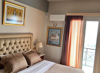 Queens Leriotis Hotel