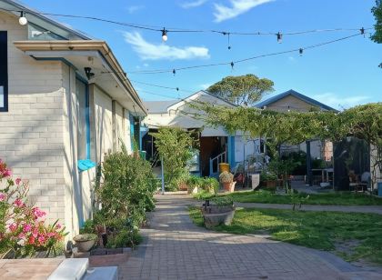 1849 Backpackers Albany