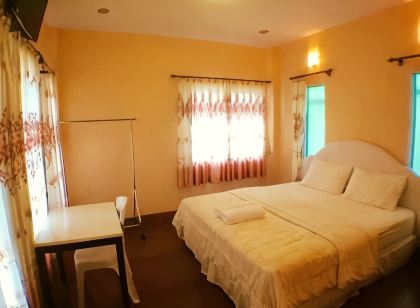 คุณปุ๋ย พูลแอนด์วิลล่า