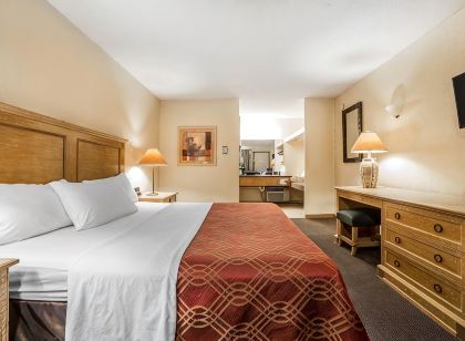 Econo Lodge Inn & Suites Kalispell - Glacier National Park Gateway