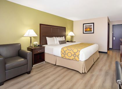Baymont by Wyndham Phoenix I-10 Near 51st Ave