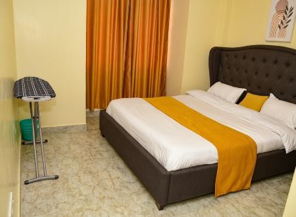 Cozy brand-new fully furnished 2 bedroom, 2 bath suite 5min from city center