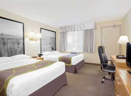 Super 8 by Wyndham Lethbridge