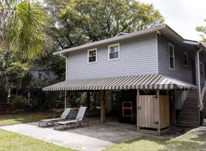 Welcome to Rainbow at Folly House – Your Beachside Retreat Near Charleston!