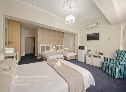 The Russel Hotel