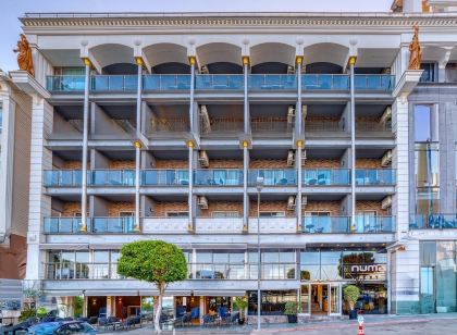 Numa Port Hotel