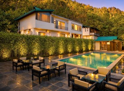 Maati Resort by the Lake Hill