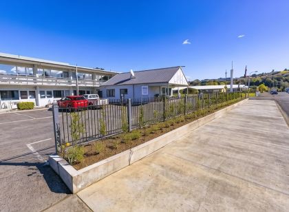 亞歷山大汽車旅館