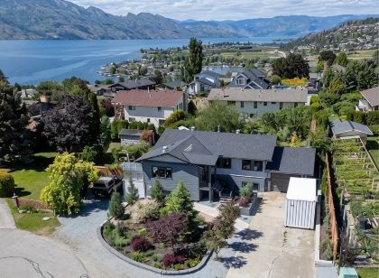 Newly renovated 2-bedroom, 1 bathroom daylight suite with private entrance