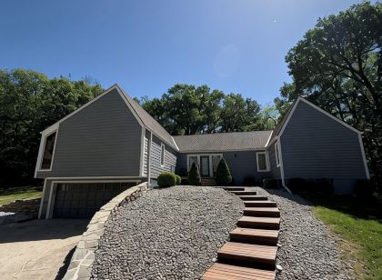 Family Friendly home w/ game room- Perfect Location