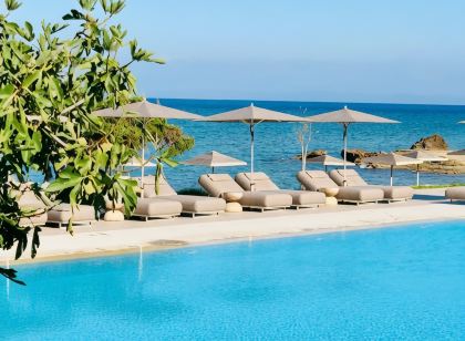 The Bay Hotel & Suites