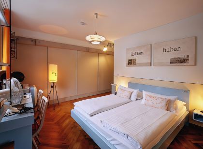 18Arts Hotel - Living in a Gallery!