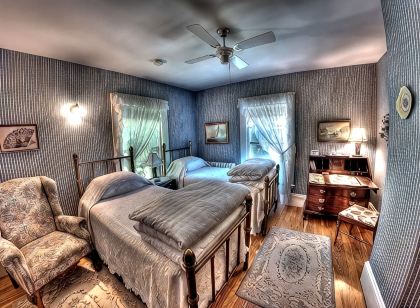 The Jeweled Turret Inn