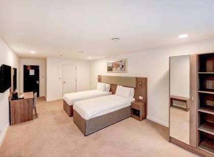 OYO Plymouth Central Hotel