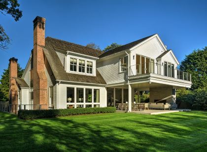 Exquisite Custom Home in the Heart of East Hampton