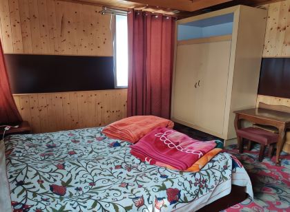 Falak Huts