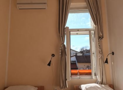 Pigeon Square Rooms