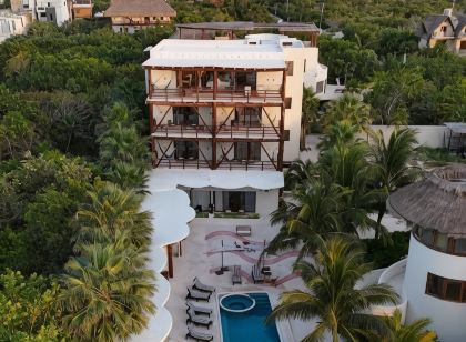 Beach Front Hotel Boutique DK House