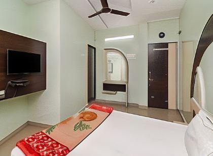 Hotel Shri Chirag Palace