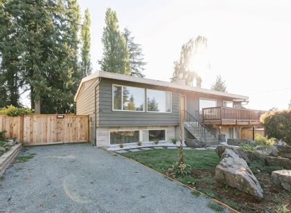 Modern Cozy Urban Tiny House Near Airport and Transportation-Private Setting