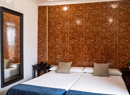 Hotel Adonis Capital