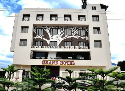 Lumbinis Grand Hotel