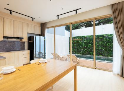 Spacious 4BR Muji Home With Loft & Pool in Ekkamai