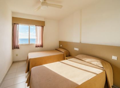 Apartamentos El Faro by MC