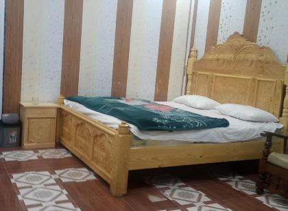 Three Star Hotel