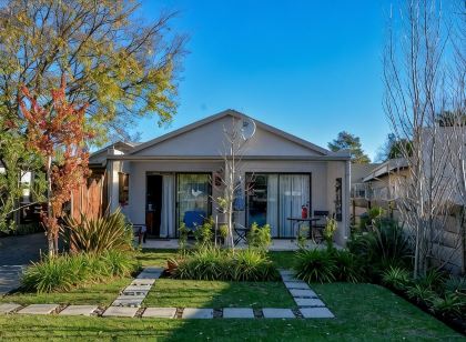 Mirabel Guesthouse