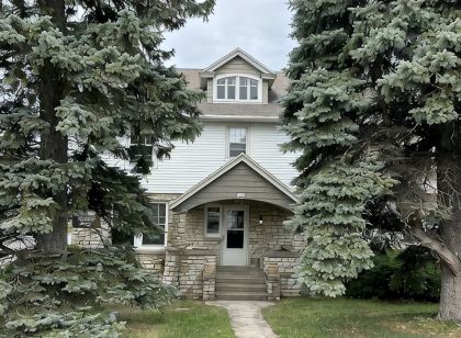 Four bedroom charming historical Harbor Haus in central Egg Harbor