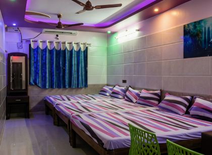 Sri Priya Lodge