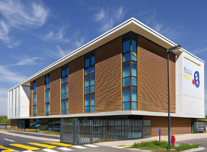 Hôtel Roi Soleil Prestige Plaisir - St Quentin .