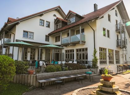 Sopherl am See - Frühstück auf der Seeterrasse, sehr ruhig und wunderschön am See, 3 Minuten nach Oberpfaffenhofen, viele Radtouren, Restaurants & Cafes in der Umgebung