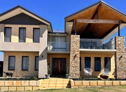 Perfect holiday home located on the door step of the mighty Murchison!