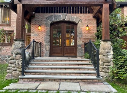 Mountain Lodge Retreat, Near New Paltz &Hikes.Nature and modern convenience.