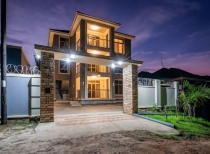 Saffron Beach Bistro & Cottages