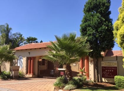 Le Cozmo Guesthouse