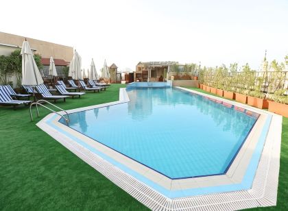 Cherry Maryski Hotel